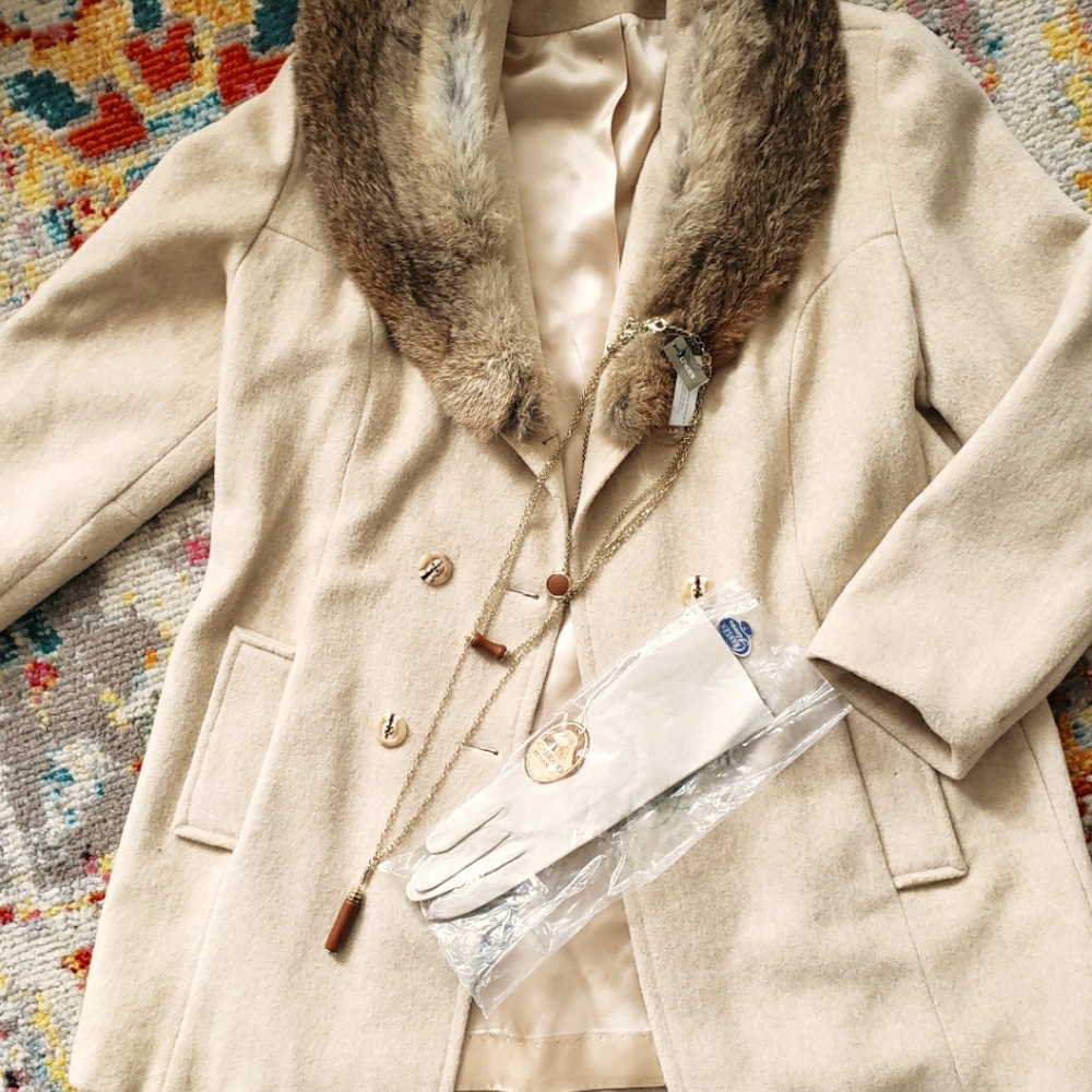 Vintage Noble Fashions fur collar wool coat